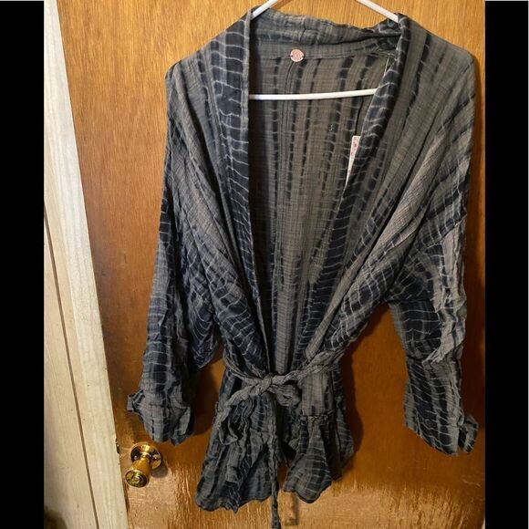𝅺FREE people top